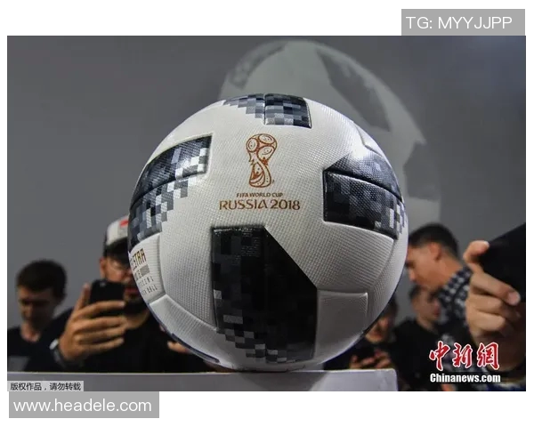 卡马赛克狂热版足球明星集结,畅享激情对战与收藏乐趣