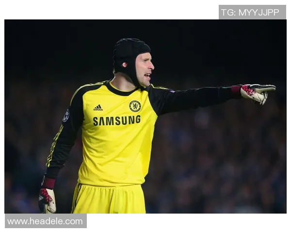 足球传奇球星奖杯收藏之路：荣耀与梦想的完美交汇